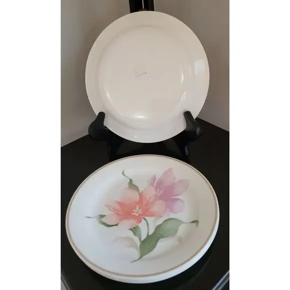 Corelle Pacifica Salad Plates 7 1/4" Corning Flowers (Set of 4) - Picture 3 of 10